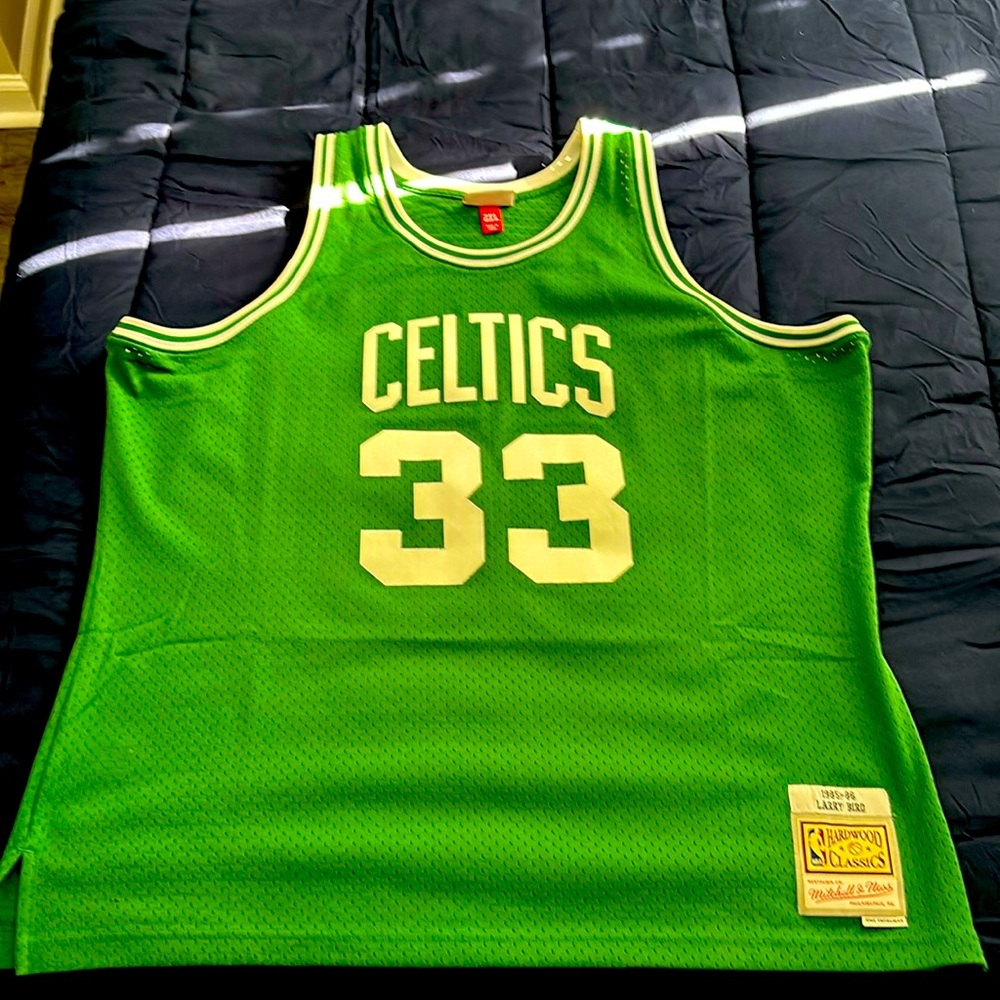 Mitchell & Ness 1985-1986 Throwback Boston Celtics Larry Bird Jersey